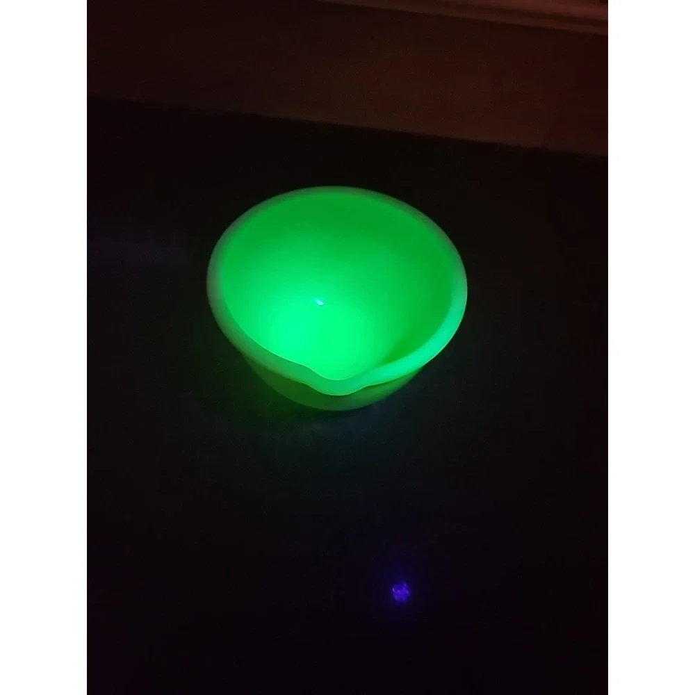 VTG Uranium Jadeite Sunbeam Mixing Bowl , Small